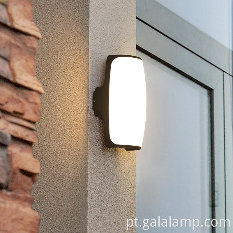 Outdoor waterproof garden wall lamp